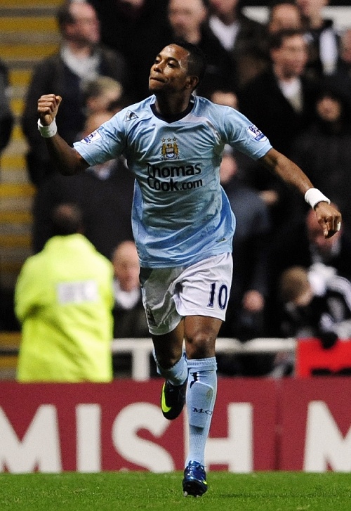 欧冠积分榜：拜仁、阿森纳、国米全胜领跑，下轮前二直接对话（欧冠形势：拜仁、阿森纳、国米以全胜占先，下轮榜前二正面交锋）