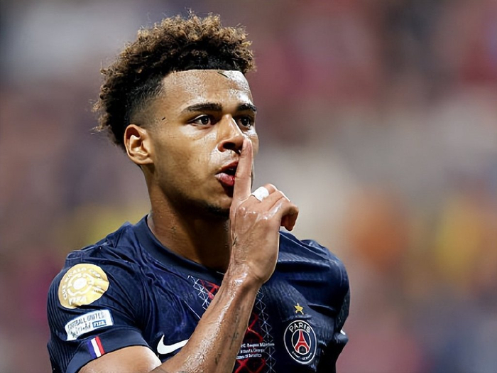 官方：赵博和王国明共同当选中超9／10月最佳守门员（中超9／10月最佳门将出炉：赵博、王国明携手当选）