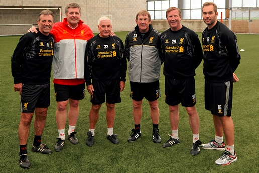 队报：里昂公布24／25赛季财报，俱乐部净亏损超2亿欧元（队报：里昂发布24／25赛季财报，净亏损超过2亿欧元）