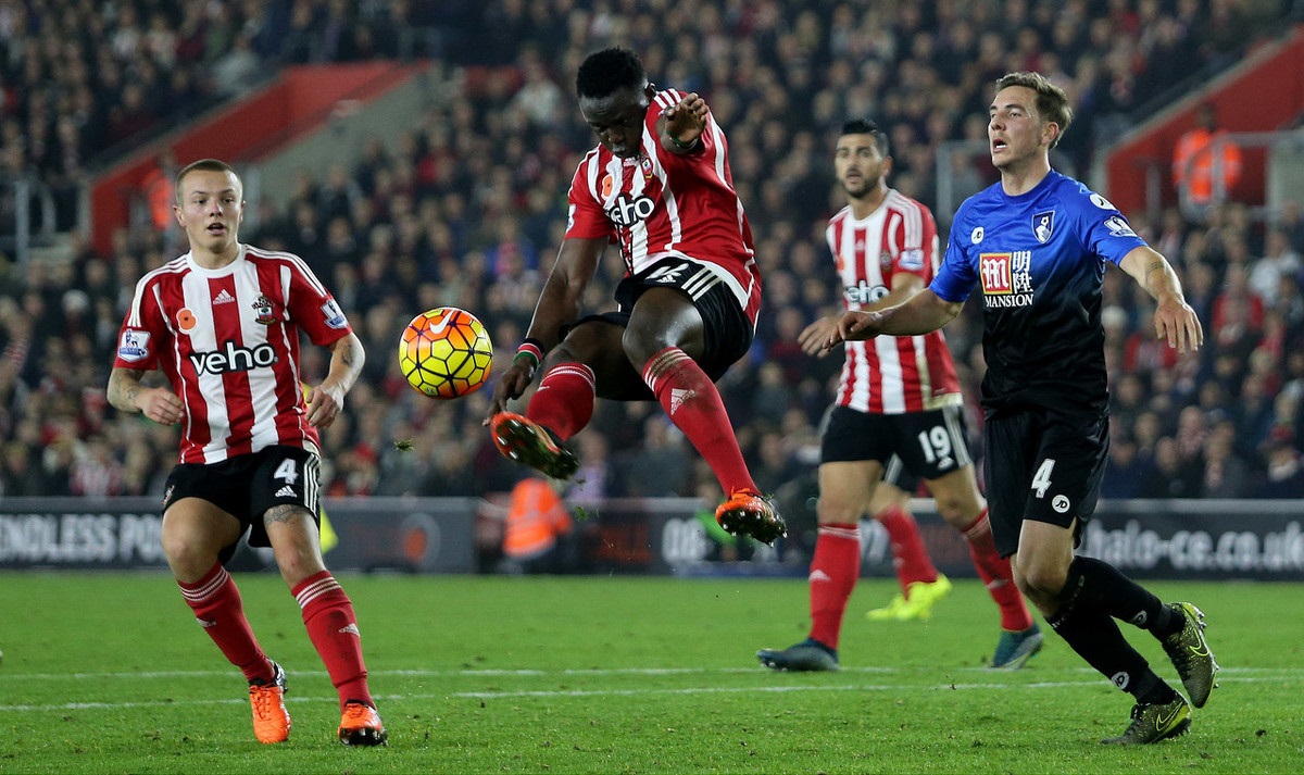 韩K联战报：弗里德约森、崔庆绿破门，光州2-0轻取蔚山（韩职联简报：弗里德约森、崔庆绿建功，光州2-0完胜蔚山）