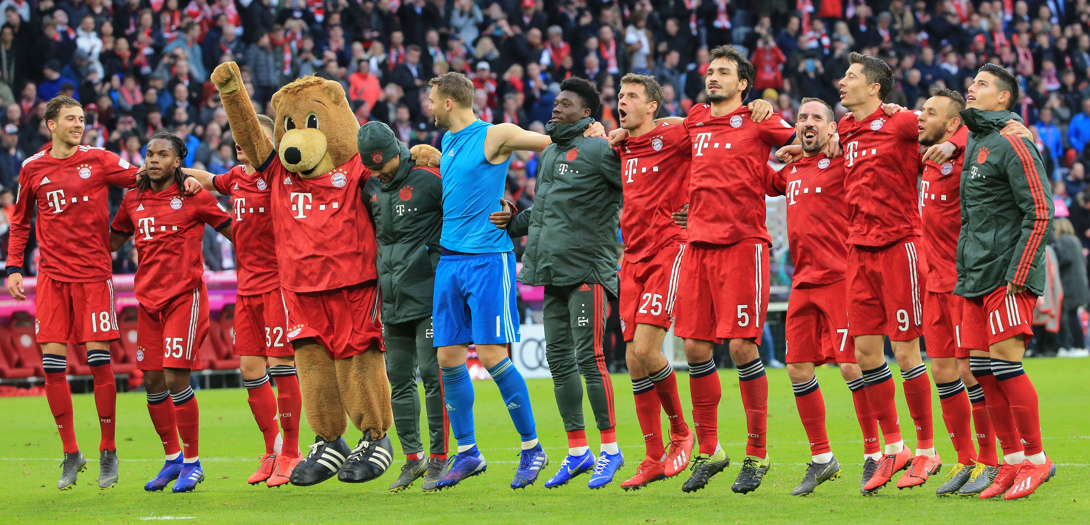 中超联赛总结：积分榜前三分析,（中超赛季盘点：积分前三队解析）