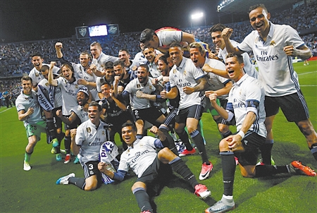 那不勒斯官方：洛博特卡在意杯赛前热身时左腿后胫肌拉伤（那不勒斯官宣：洛博特卡意杯赛前热身左腿后胫肌拉伤）