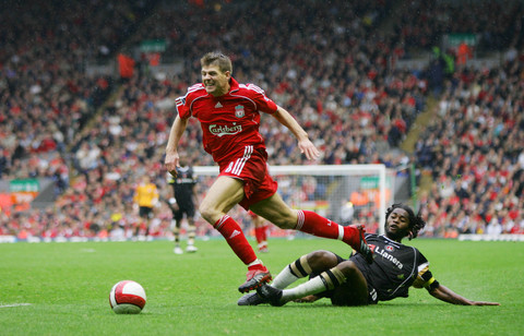 作为曼联球迷，真得感谢纽卡在关键时刻抬了一手（曼联球迷：感谢纽卡关键时刻伸出援手）