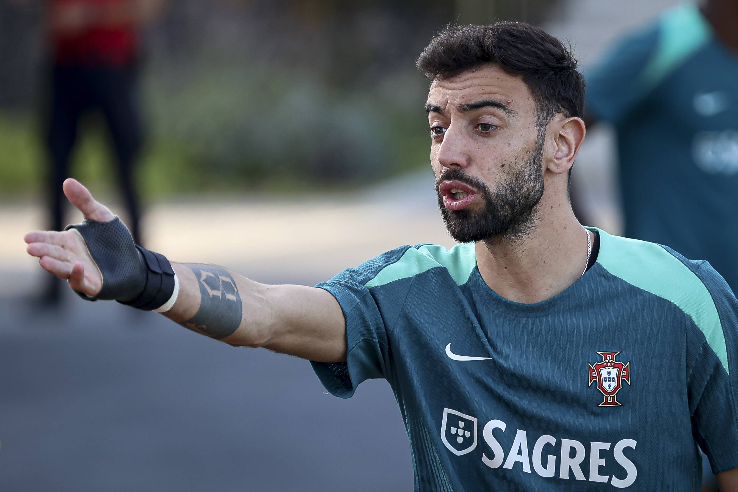 范晓冬：我知道的圈内料比球迷多多了，但我不会诋毁中国足球（范晓冬：掌握的圈内信息远胜球迷，但绝不抹黑中国足球）