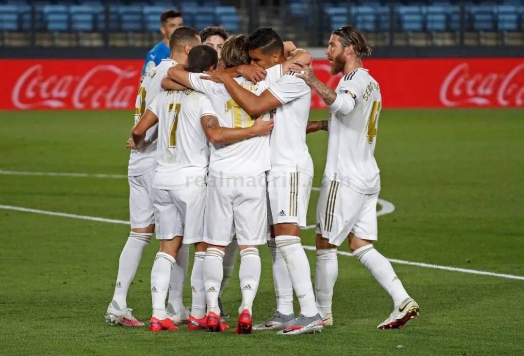 巴萨官方：欧冠对法鹰将检查穿客队球衣者身份，排除非法购票（巴萨通告：欧冠战法鹰将核验身着客队球衣者身份，杜绝非法购票）