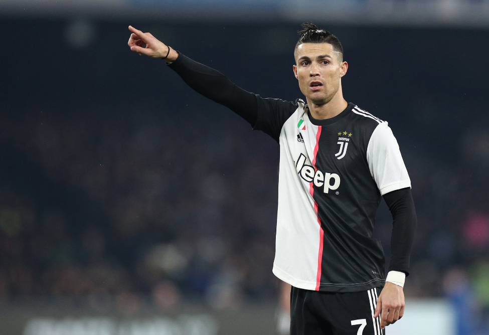 湖人新赛季连胜三场，团队配合显著提升（湖人开季三连胜，团队默契显著提升）