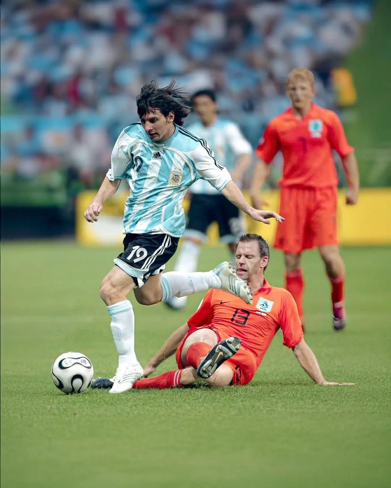 认识伊万-马耶：来自法国的19岁国米一线队新人（国米一线队新面孔：来自法国的19岁小将伊万-马耶）