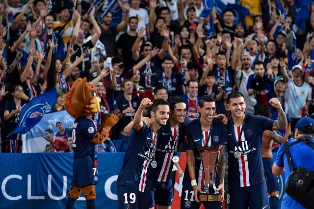 妻子祝贺塞鸟：无比骄傲，你就像一道光照亮了我们全家的生活（妻子深情贺塞鸟：无比自豪，你是照亮全家的那束光）