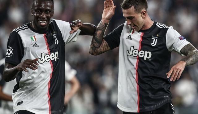 拜仁德甲13轮净胜球+40五大联赛第一，比第二名巴萨多了15球（德甲13轮过后，拜仁净胜球+40领跑五大联赛，领先巴萨15球）